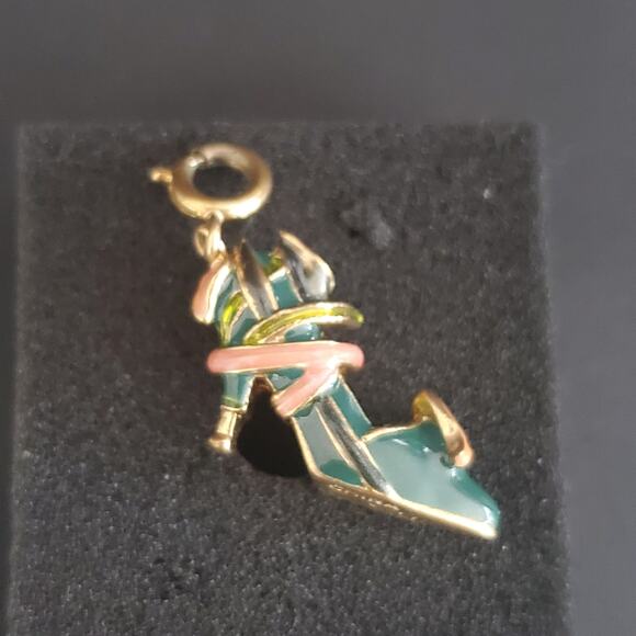 Kenneth J Lane KJL High Heel Shoe Charm Green Enamel‎ with Calla Lilly Accent - Picture 1 of 7